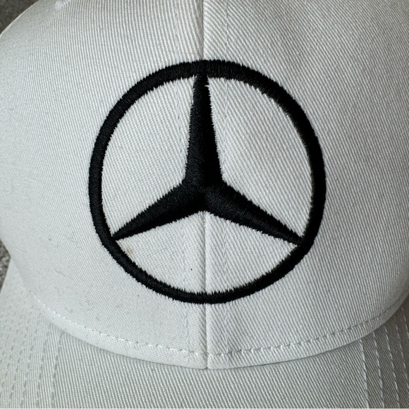 AMG FORMULA ONE TEAM Mercedes Patronas Hat - Picture 4 of 9